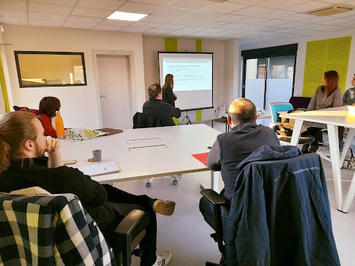 CS Digital Formation - Formations sur-mesure en transformation digitale et Intelligence Artificielle générative logo