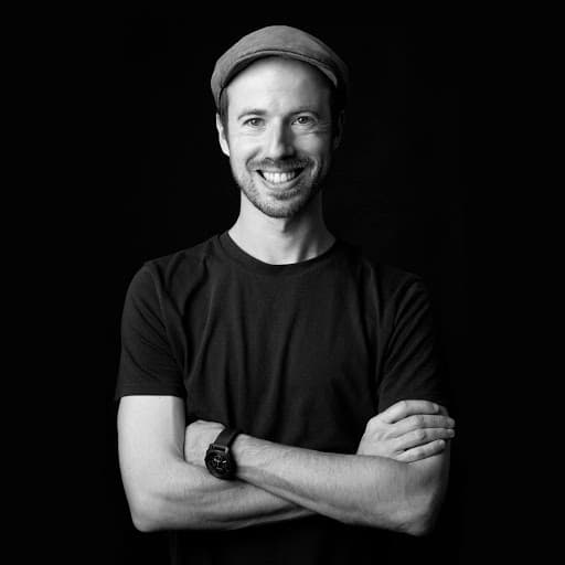 Stévy Bourgeais | Studio graphique | Graphiste UX/UI Designer logo